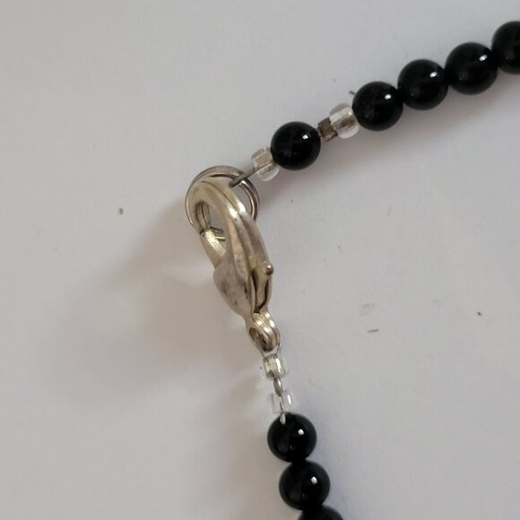 Vintage Black & White Glass Beaded Necklace With silver Clasp - Picture 4 of 4